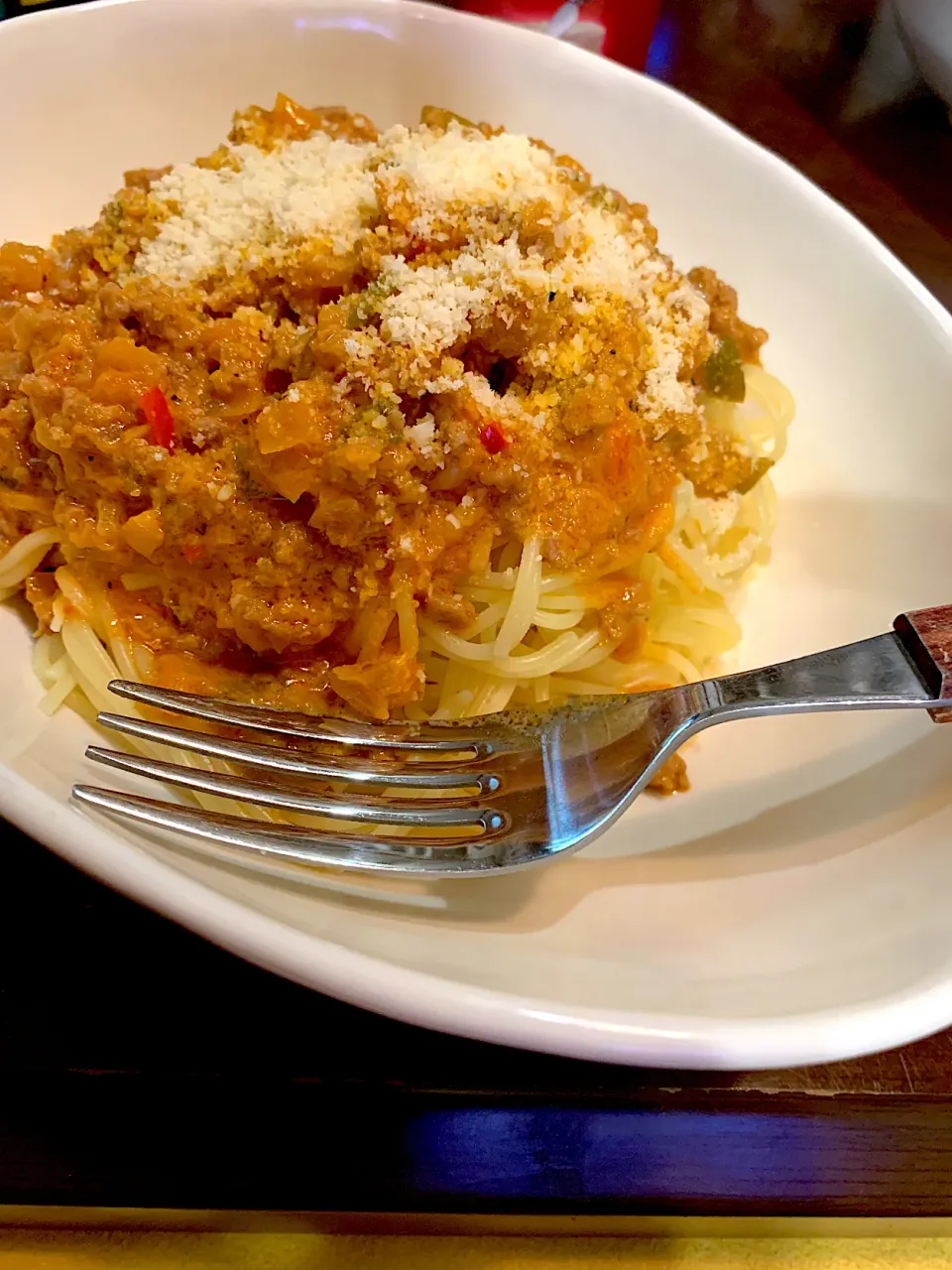 スパゲティミートソース🍝パプリカたっぷり|みっこちゃんさん