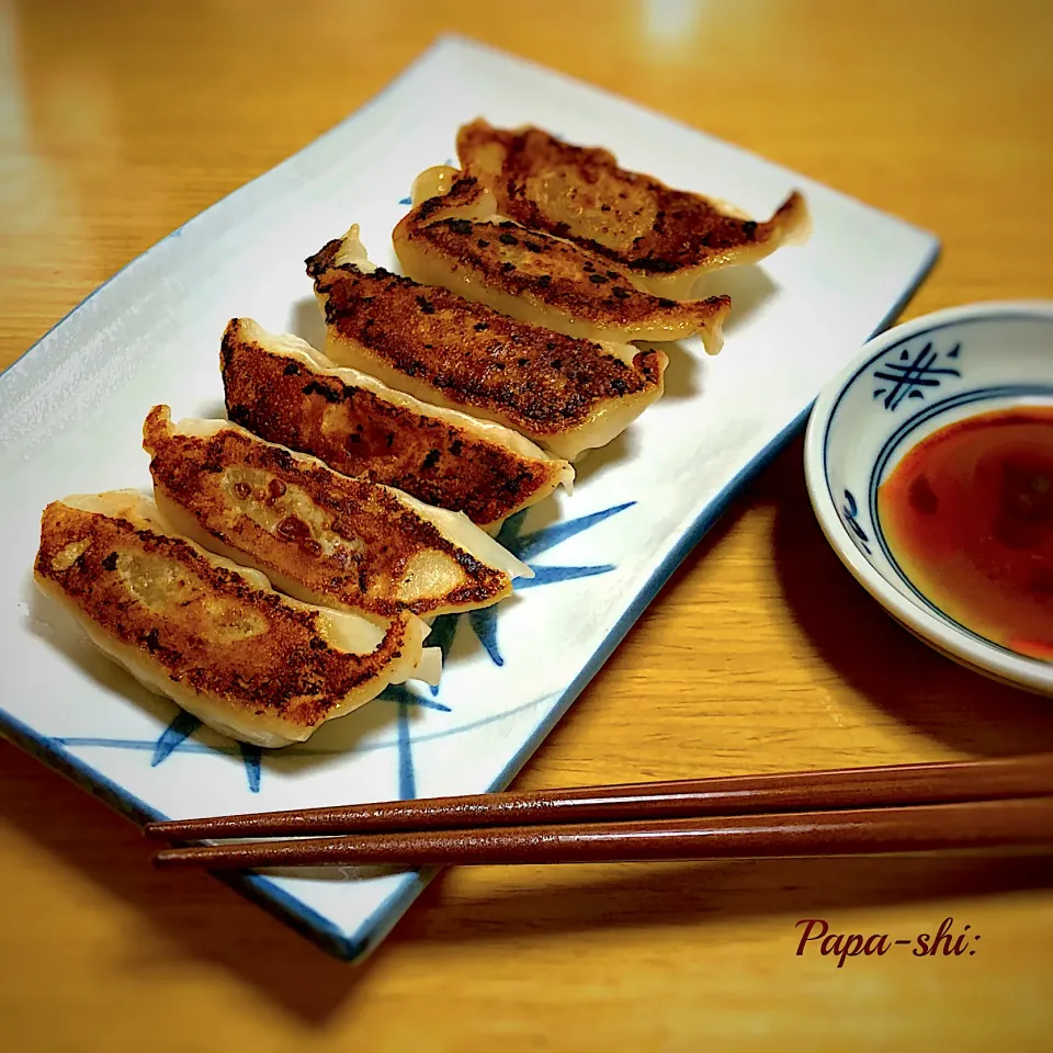 ごく普通の焼き餃子です😋|パパ氏さん