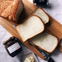 Snapdishの料理写真:Keitoさんの料理 フランス食パン 
朝ごパン🍞焼き立てをまずはそのまま~
スクエア塩バターフランス