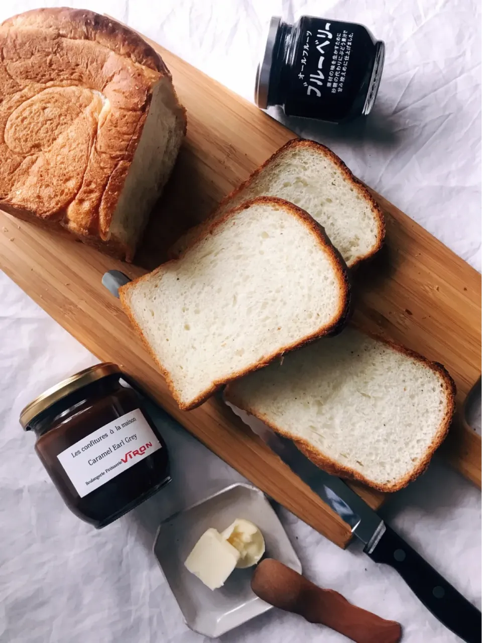 Keitoさんの料理 フランス食パン 
朝ごパン🍞焼き立てをまずはそのまま~
スクエア塩バターフランス|とんちんさん