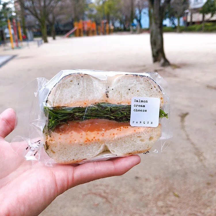 サーモンクリームチーズのベーグル🥯|ちゃみこさん