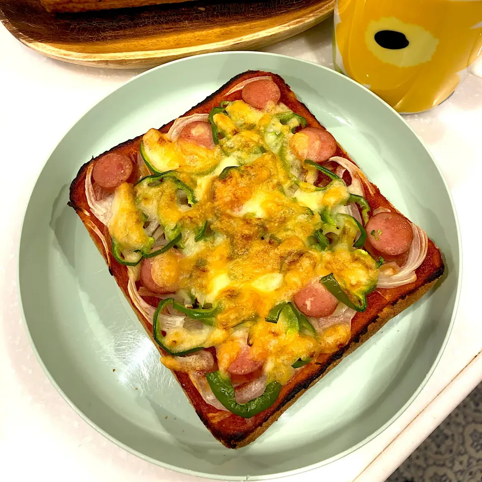 Snapdishの料理写真:ピザトースト🍕モーニング|みぃこさん