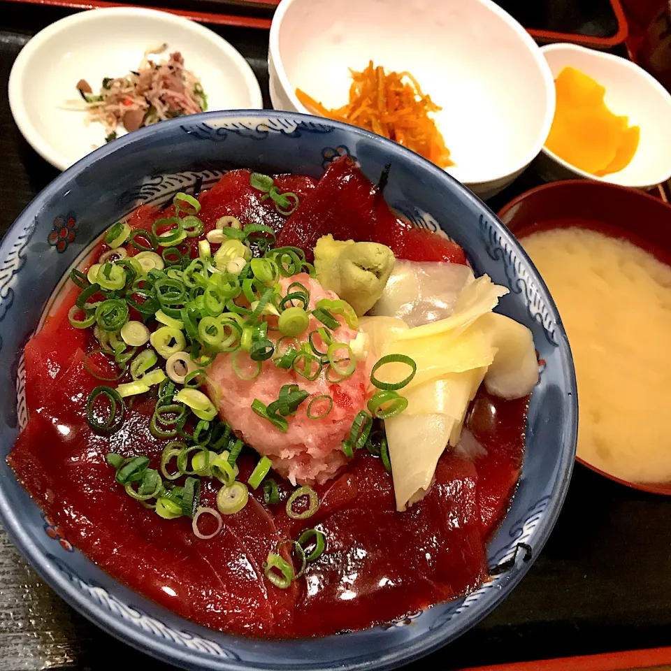 まぐろネギとろ丼@のみた家三平(月島)|塩豚骨さん