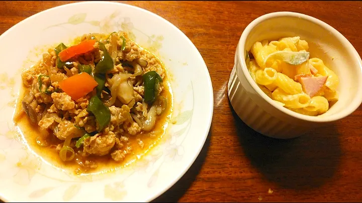 💕もやしと鶏ひき肉のコチュジャン炒めとマカロニサラダ💕|yuiママさん