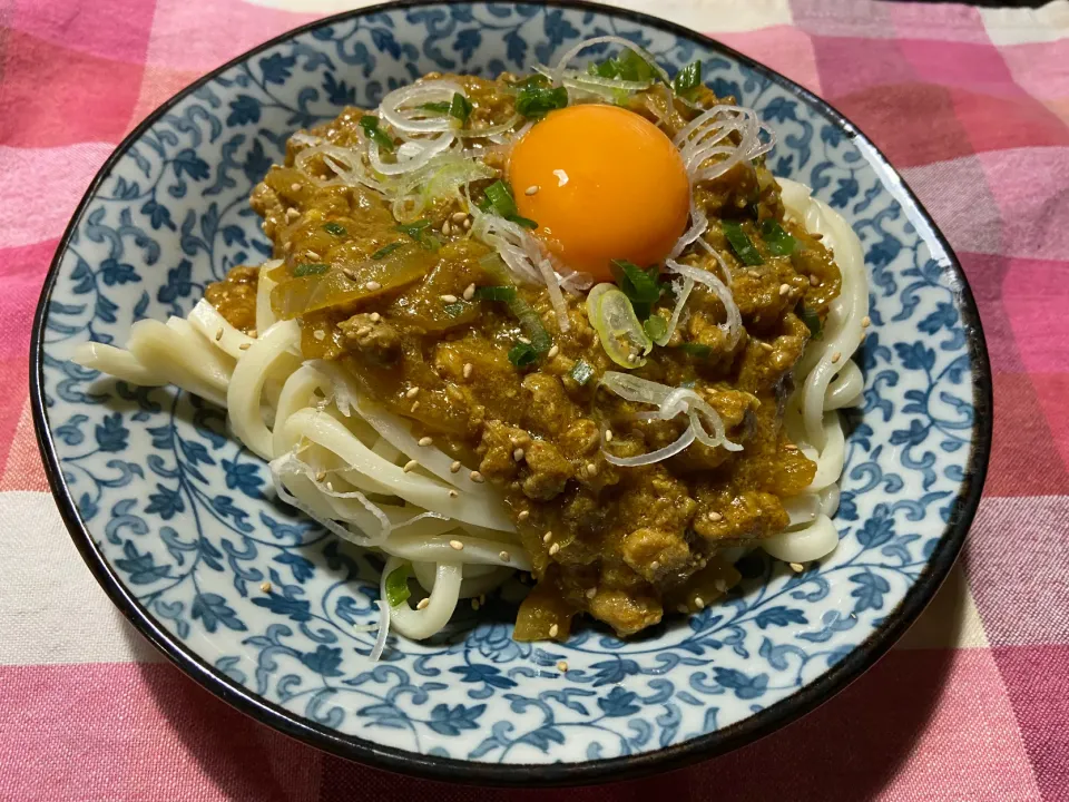 Snapdishの料理写真:肉味噌カレー混ぜうどん|ハルのただ飯さん