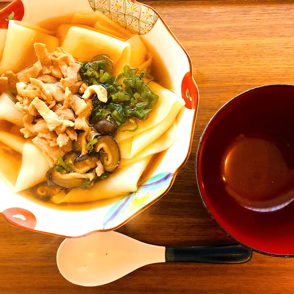 朝ごはんは五代目花山うどん|ゆいさん