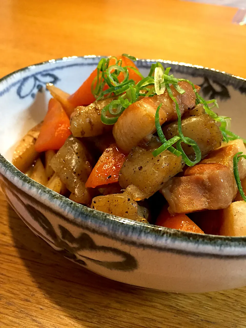 豚バラと牛蒡コンニャクのうま煮|まつださんさん