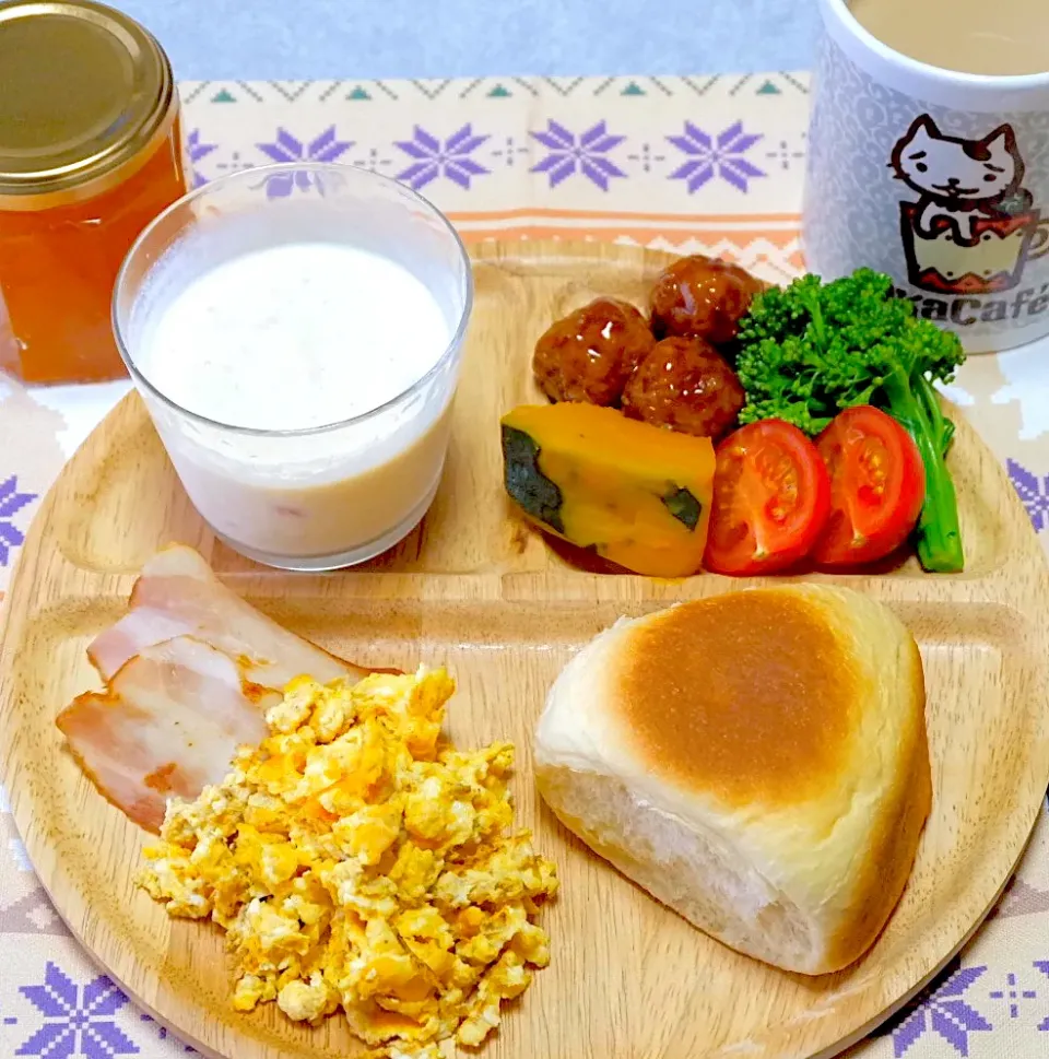 バターリングパンで、朝ごパン🍞|Orie Uekiさん