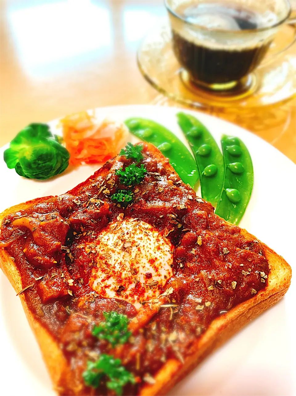 野菜カレーと温玉のせトースト|はなさん