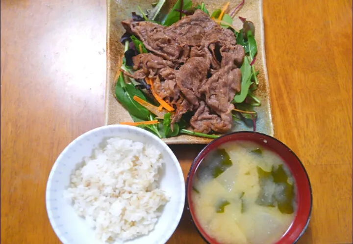 ２月４日　牛肉の炒め物　大根とわかめのお味噌汁|いもこ。さん