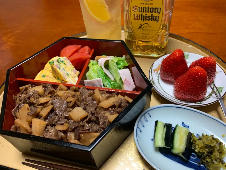 Snapdishの料理写真:ひとりご飯の牛めし弁当😋💐|ｋｚｓｙｋさん