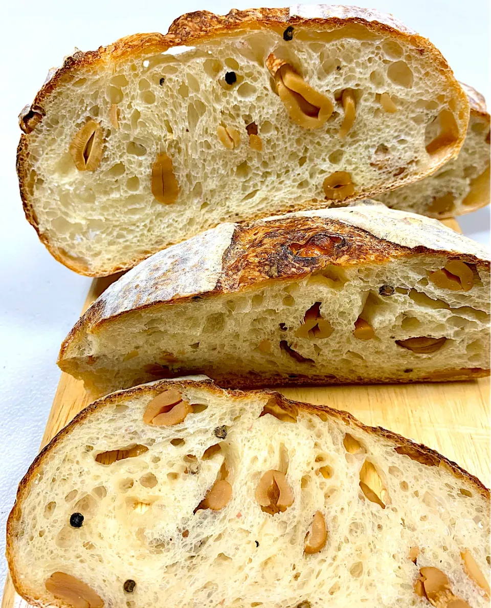 Cashew & Peppercorn Sourdough|gonbenさん