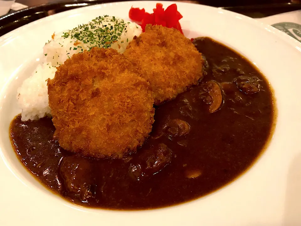 Snapdishの料理写真:やわらかヒレカツカレー🍛|ゆうじ.さん