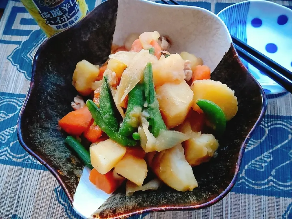 Snapdishの料理写真:我が家は🥔じゃが肉🥔🥔🥔|Naomi Furuyaさん