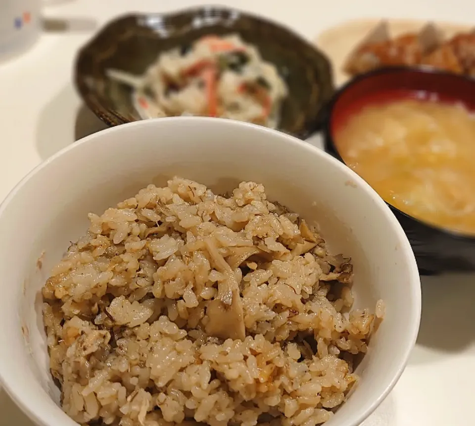 ●サバの水煮缶と舞茸を使った炊き込み御飯|ゆう˙˚ʚ♡ɞ ˚˙さん