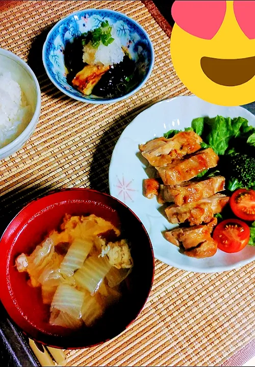 Snapdishの料理写真:鶏モモ肉の照り焼き
ナスの揚げ浸し
白菜スープ|Saorinさん