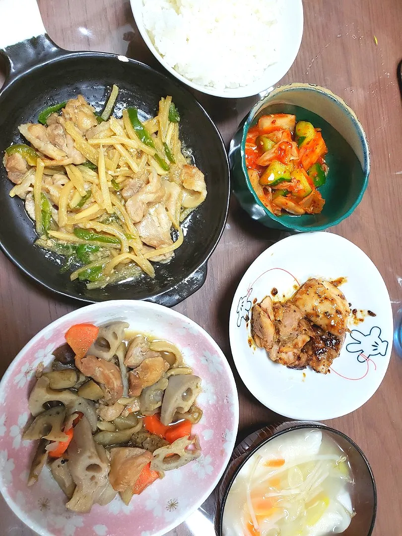 Snapdishの料理写真:青椒肉絲、筑前煮、キムチ和え、チキン山賊焼き、水餃子|みーさん