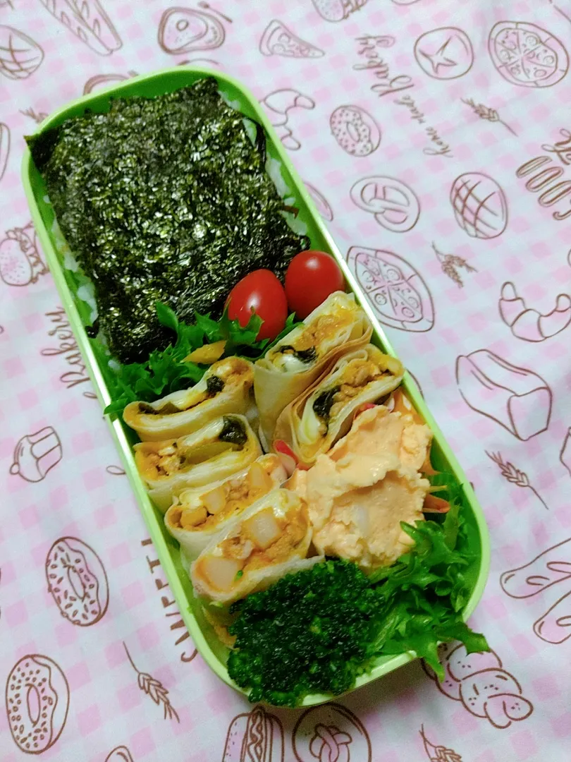 Snapdishの料理写真:ミートソースの焼き春巻き、海苔弁当|ゆっきーさん