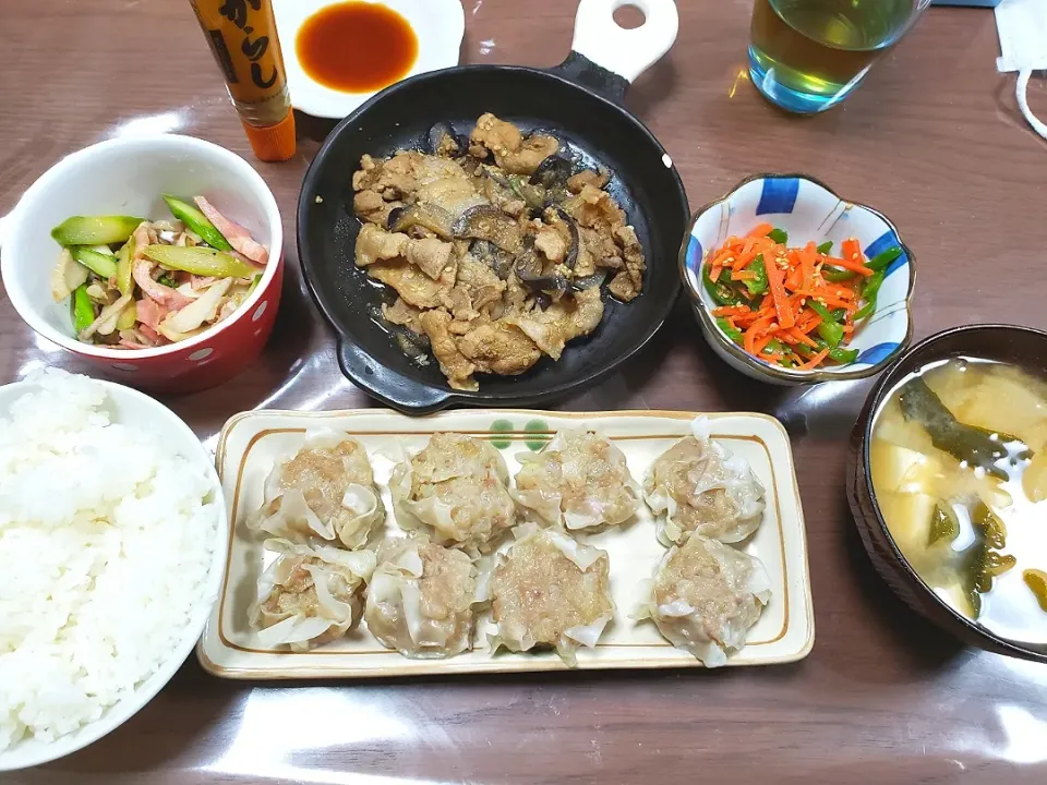 Snapdishの料理写真:焼売、茄子と豚バラ味噌煮、アスパラベーコン、ピーマンきんぴら|みーさん