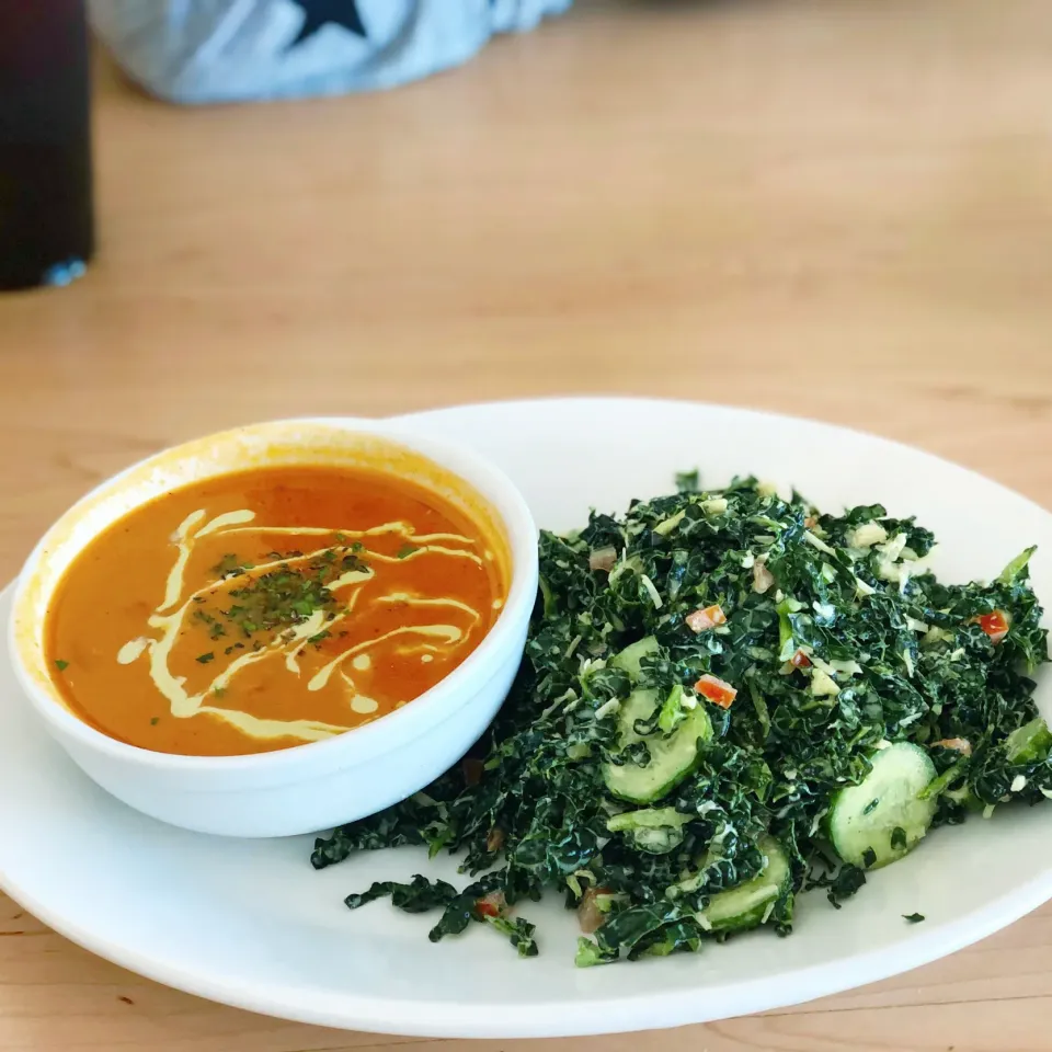 Red Bell Pepper Soup & Kale Salad🥗|Makigelinaさん