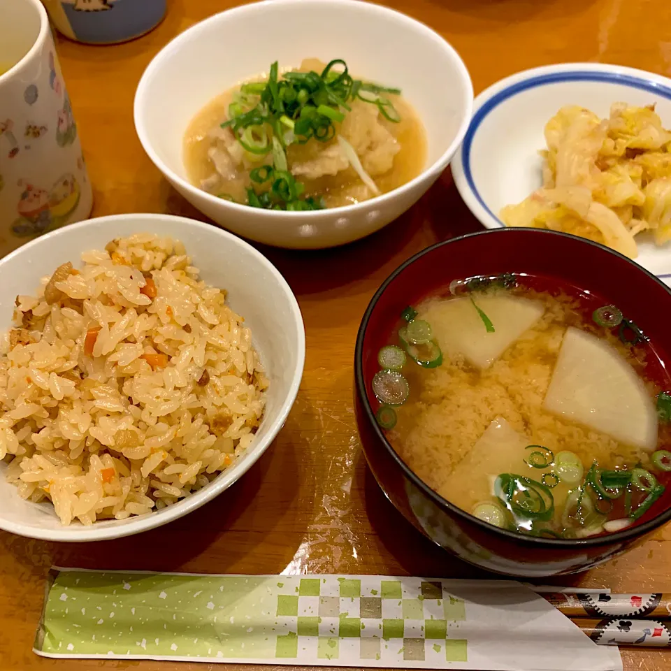 豚バラ肉のみぞれ煮・キャベツの梅おかか和え・鶏めし・大根のみそ汁|sayaさん