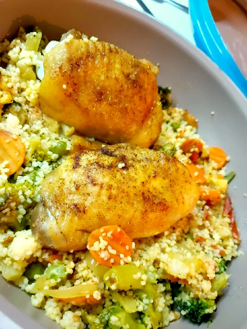 Couscous with roasted vegetables and chicken thighs|Etoさん