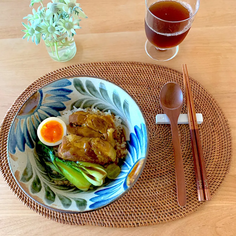 Snapdishの料理写真:カレー味豚の角煮丼|jarinkoさん