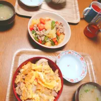 Snapdishの料理写真:親子丼と肉じゃが|すずらんさん