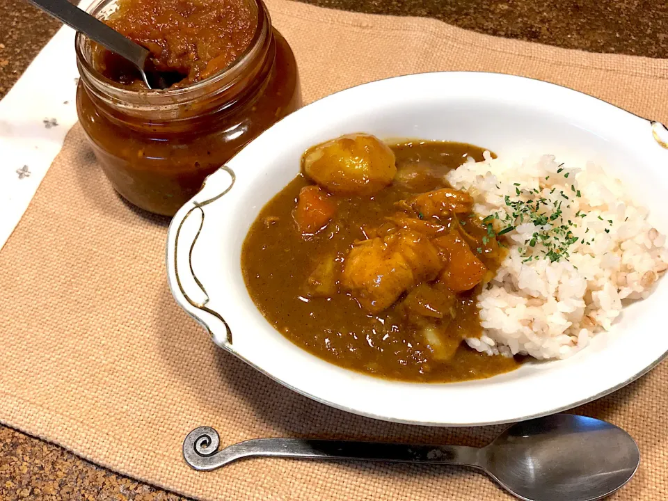 Snapdishの料理写真:りんごチャツネ入りチキンカレー|えむにこさん