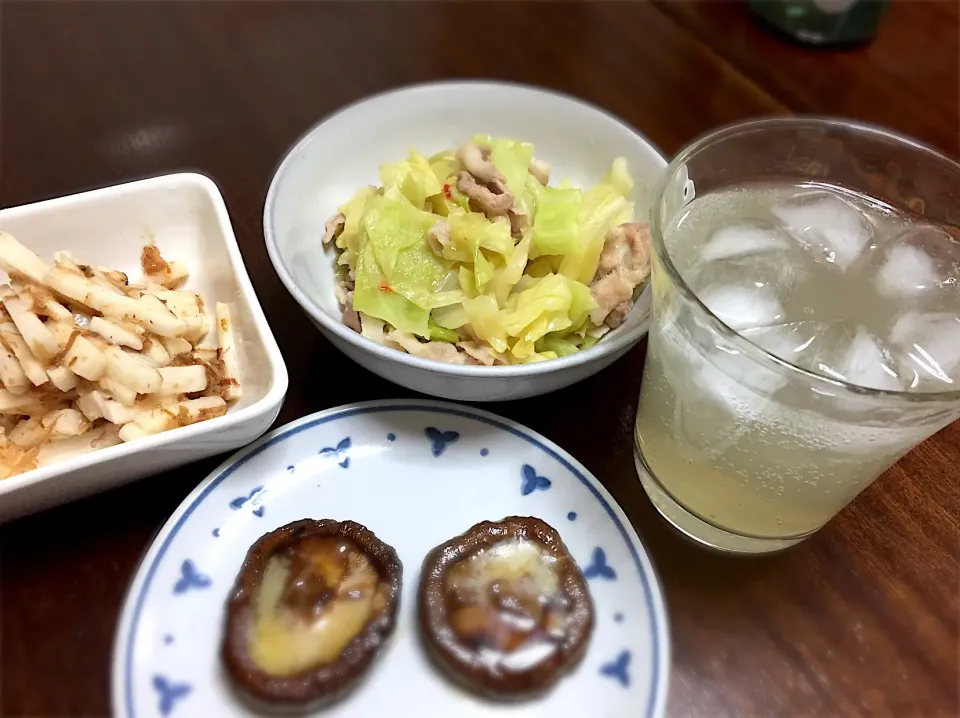 ・椎茸のバター醤油焼き・長芋の梅おかか和え・キャベツと豚肉の味噌炒め|まるちゃんさん