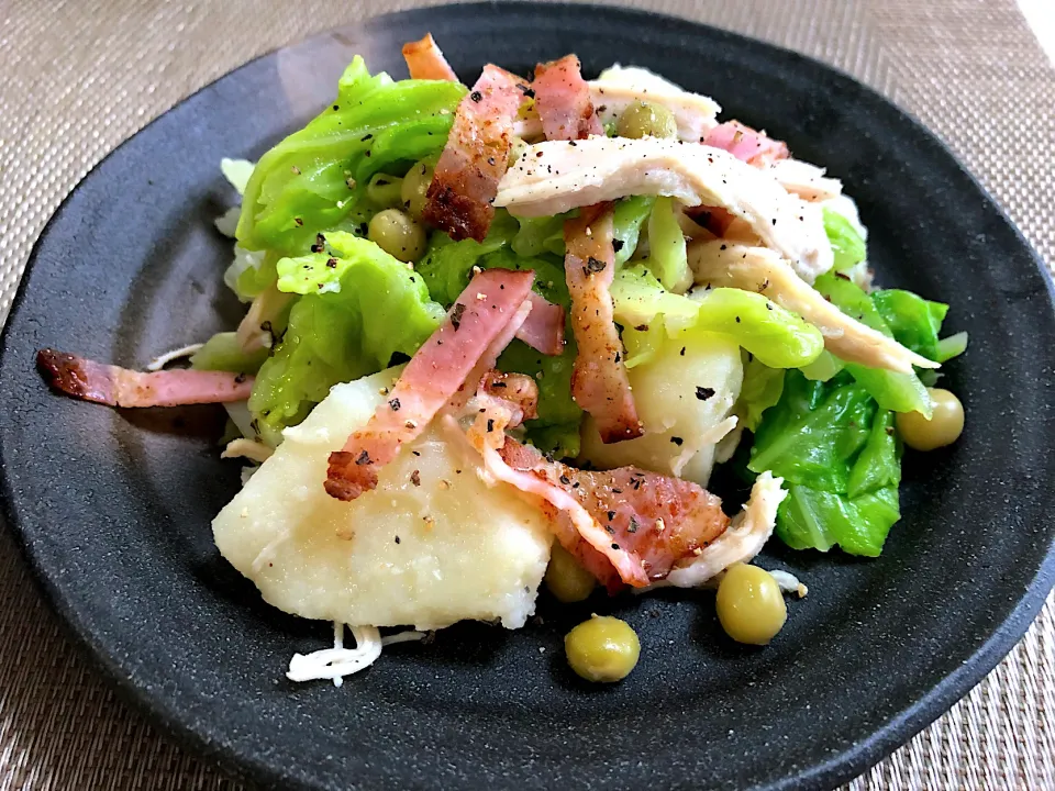 ゆで鶏とキャベツのポテトサラダ🥗|ぽっちさん