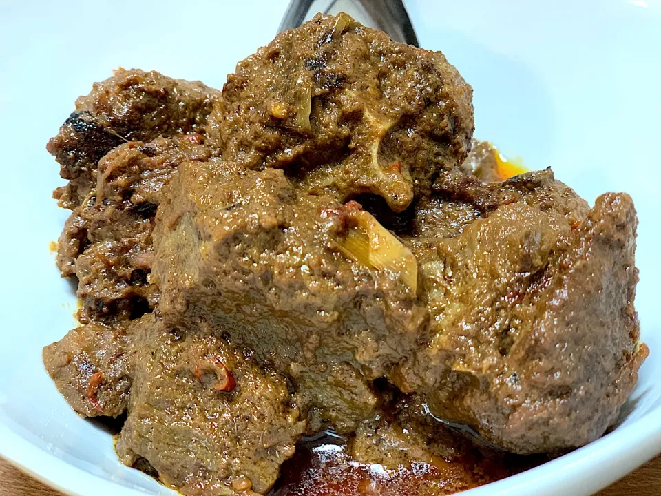 Snapdishの料理写真:Beef rendang|yeni kartikasariさん