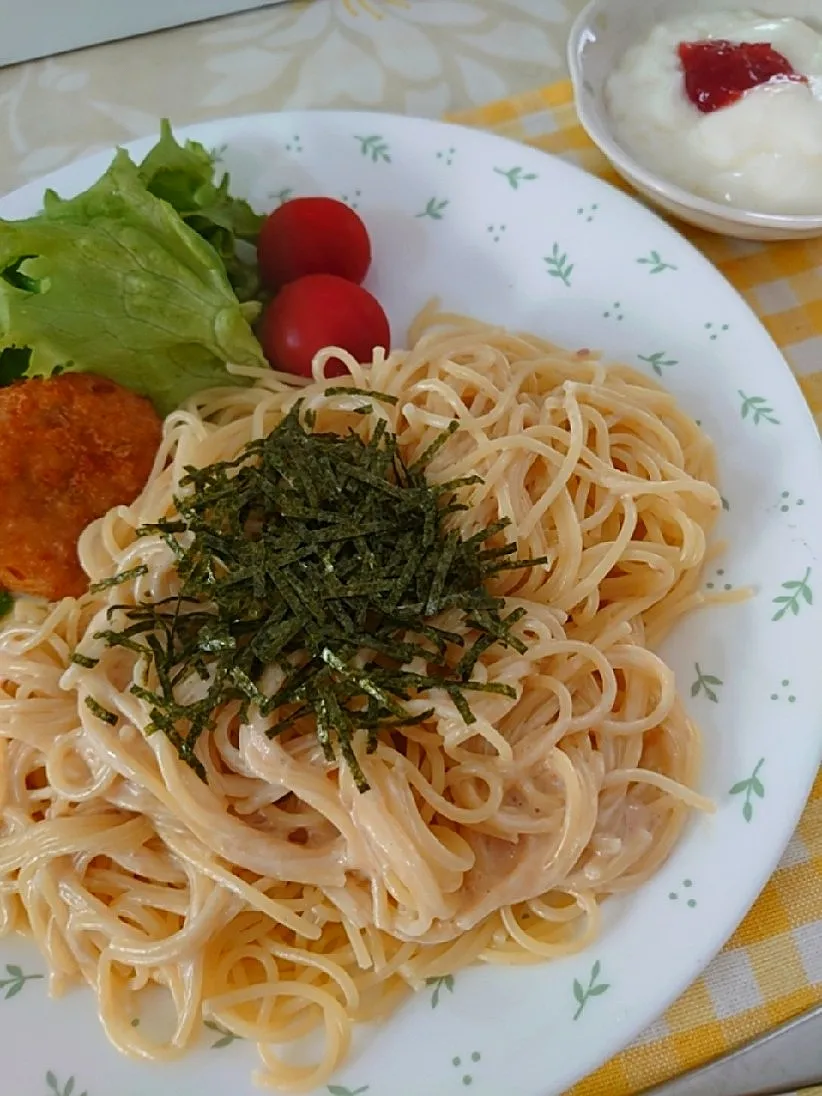 Snapdishの料理写真:私の昼兼夕飯
パスタ|🍒ふみりん🍒さん