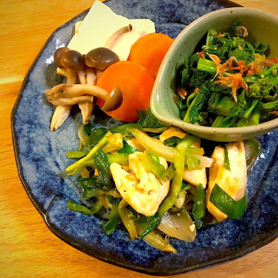 ニラと鶏肉のオイスター炒め/菜の花和え物/高野豆腐の煮物|ゆうこさん