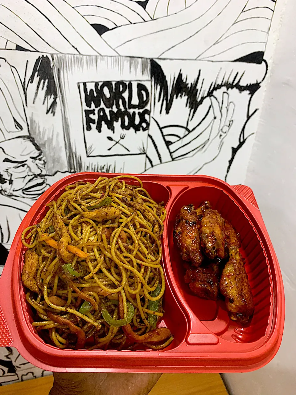 Snapdishの料理写真:Shredded Chicken Pasta And Buffalo Wings|chef.rejさん