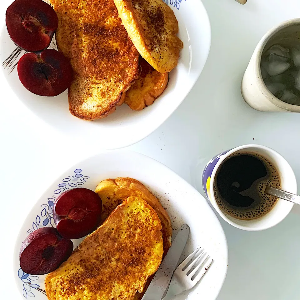 French toast. Plums|Ong Sor Fernさん