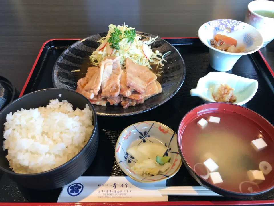 豚生姜焼き定食|手品先輩さん