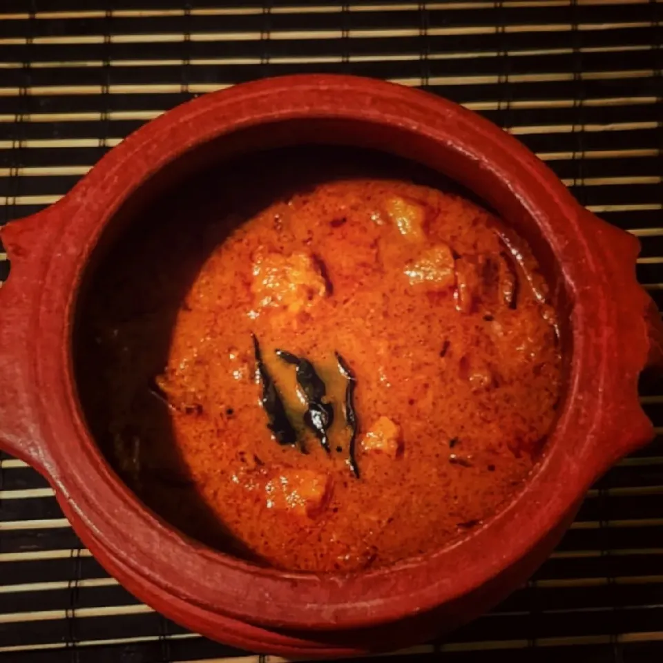 Snapdishの料理写真:Salmon coconut roasted curry|Sreeさん