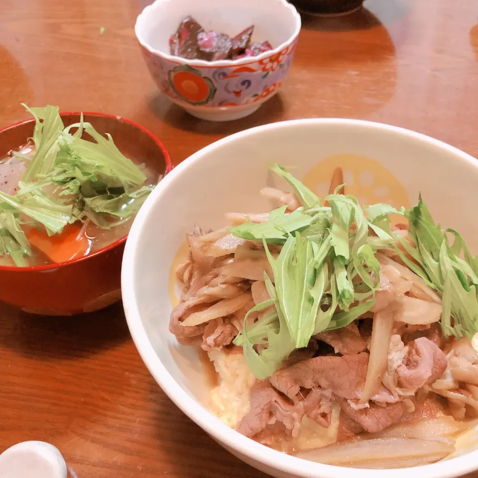 牛肉ごぼうととろろの丼|みぃさん