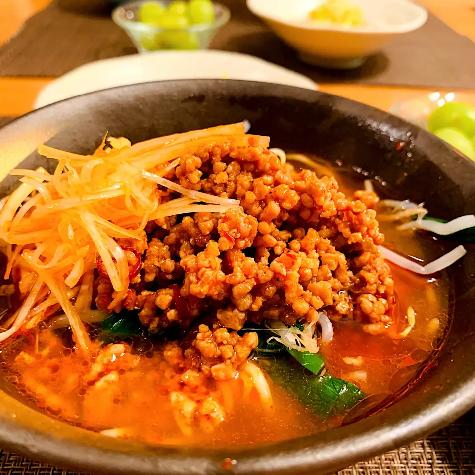 台湾ラーメン　醤油ラーメンスープに辛味プラスして手作り台湾ラーメン✨辛い🌶|いちごさん