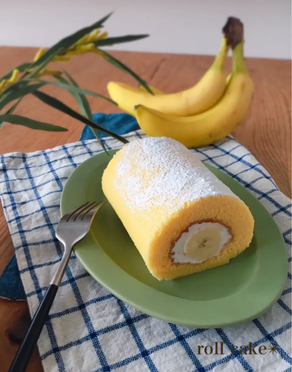 Snapdishの料理写真:バナナroll cake🍌💕|おーやんさん