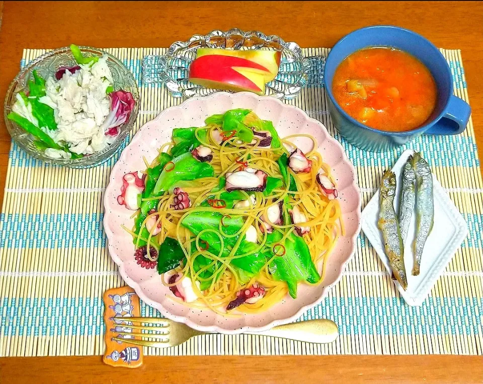 春キャベツ🥬とタコ🐙のペペロンチーノ🍝|とししいたけさん