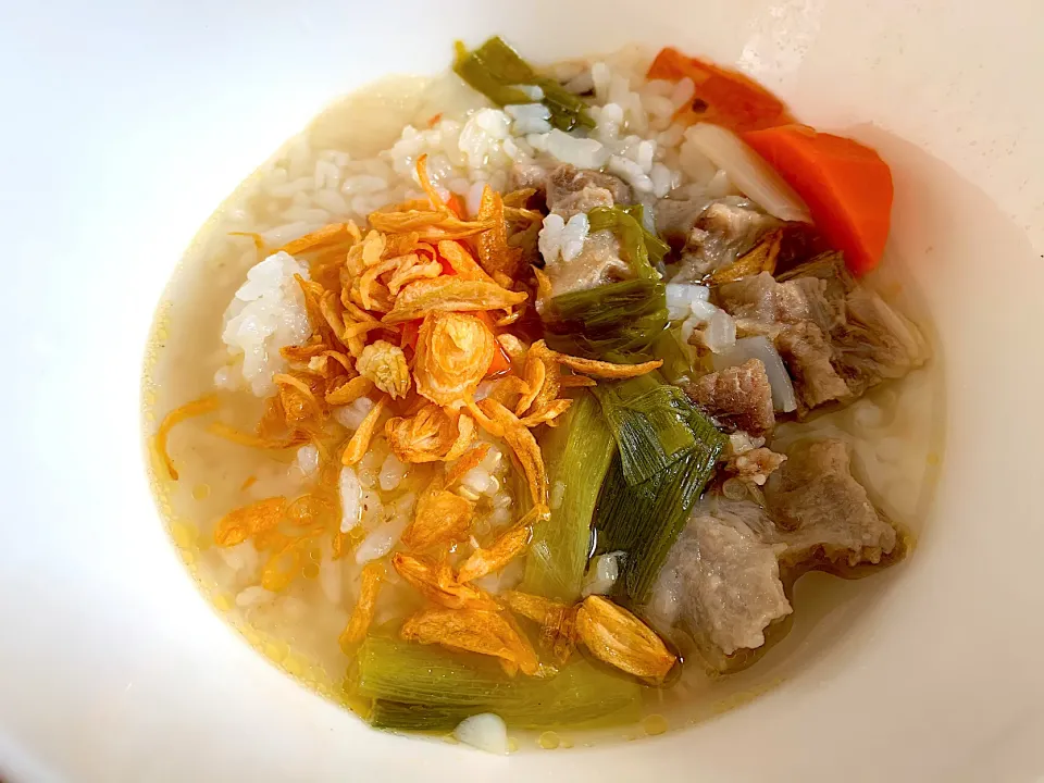 Snapdishの料理写真:Sop buntut|yeni kartikasariさん