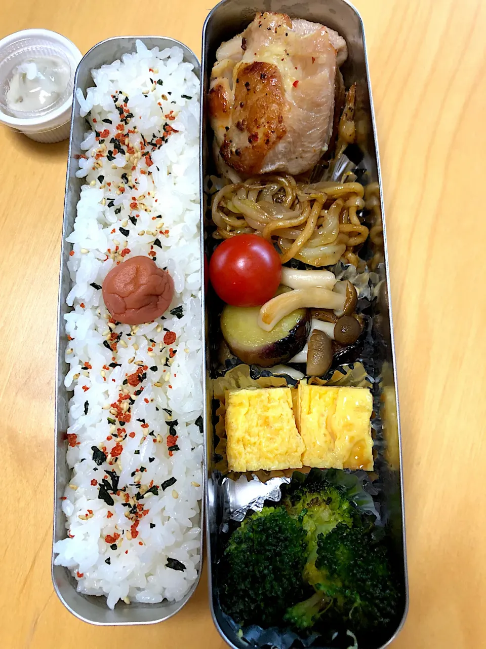 チキンレモンソテー　焼きそば　卵焼き　茄子としめじのマリネ　ブロッコリー🥦 弁当|Kumiko Kimuraさん