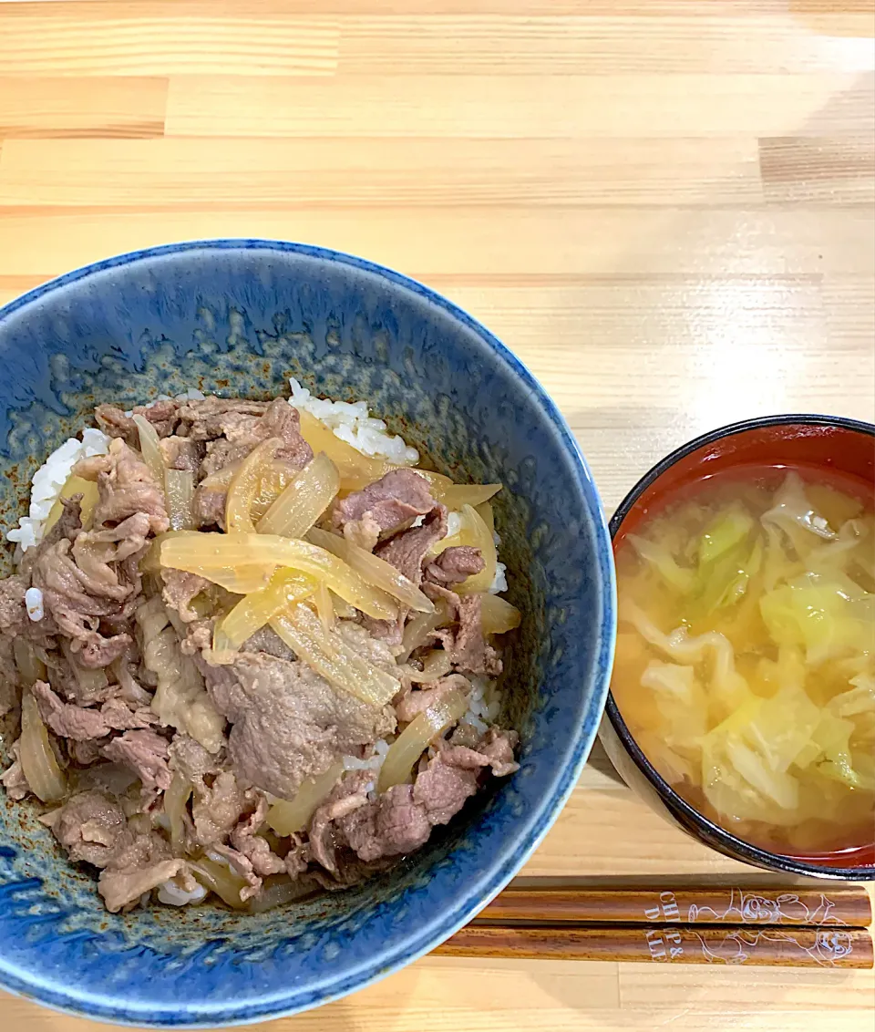 牛丼　& キャベツのお味噌汁|ぺろたんさん