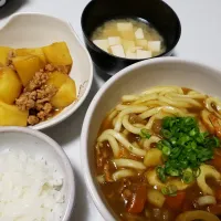 カレーうどん
じゃがいもの味噌そぼろ
味噌汁

献立めちゃくちゃw|しょーこさん