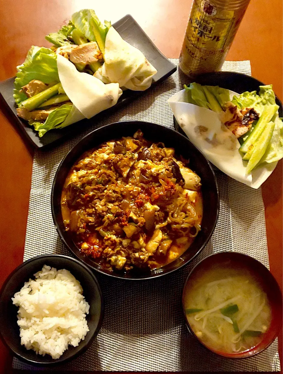 today's dinner🍴薫製鶏の北京ﾀﾞｯｸﾞ風･麻婆豆腐&茄子,白滝･白飯･もやしとﾆﾗの中華出汁お味噌汁|🌈Ami🍻さん