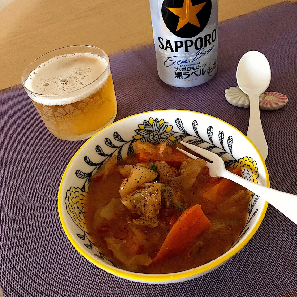 Snapdishの料理写真:2杯目はビール🍻〜Chicken Stew With vegetables, Wine🍅🌿／チキンと野菜の煮込み|angiee♡さん