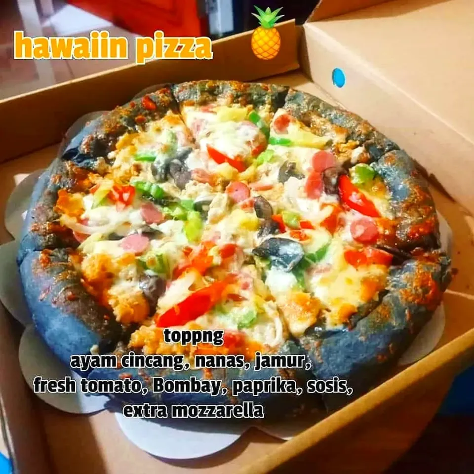 Snapdishの料理写真:Hawaiin pizza|pizza 5555 - cianjurさん