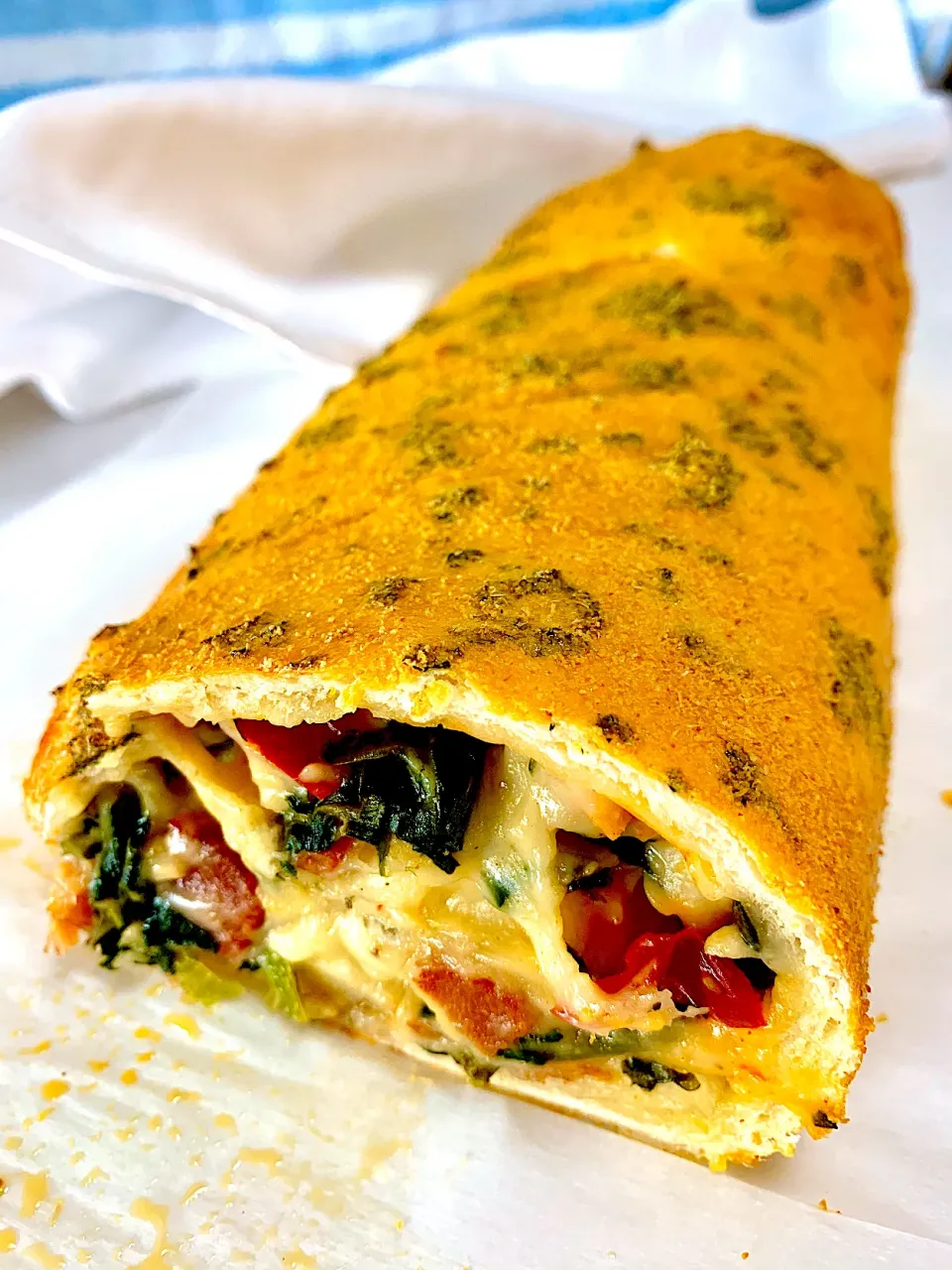 Bacon, Spinach and Cherry Pepper Stromboli|gonbenさん